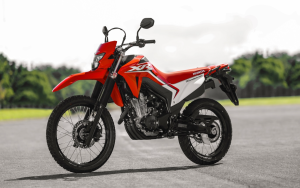 Honda presenteia amantes da XR! Nova 300 cc apresenta incríveis benefícios