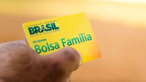 Bolsa Família e compras de alto valor: entenda como o governo monitora seus gastos