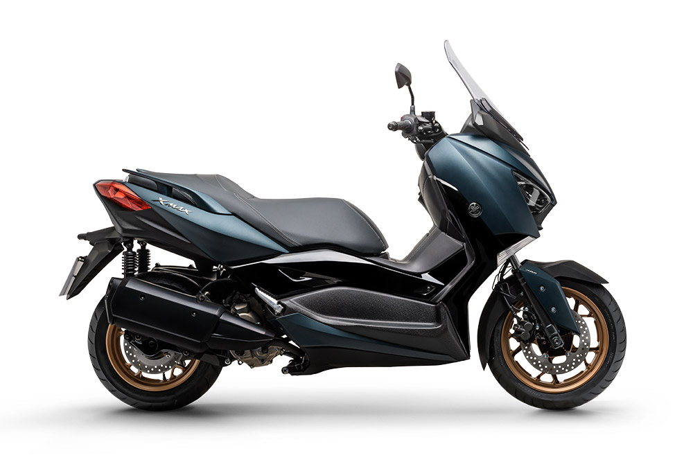Marca japonesa lança Yamaha Xmax 2025 e chega ao Brasil com novo