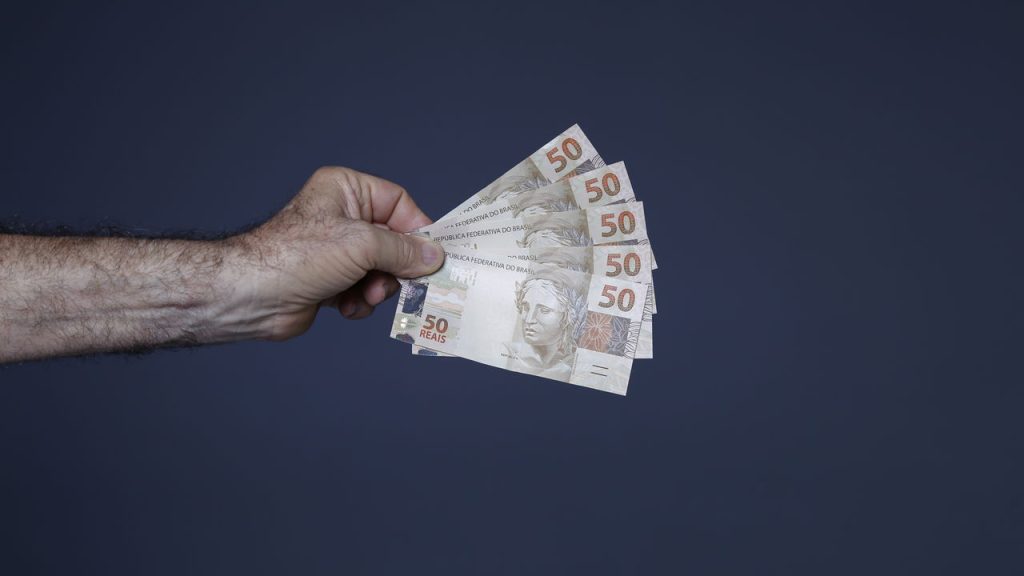 Auxílio de R$ 540 do Bolsa do Povo impulsiona queda do desemprego em São Paulo