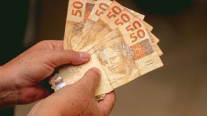 Governo oficializa 20/11 aumento do salário mínimo para R$ 1.640