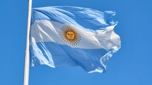 A Argentina registrou em novembro o menor índice de inflação mensal desde julho de 2020. A variação acumulada em 12 meses chegou a 166%.