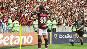 Flamengo anuncia novo atacante substituto de Gabigol