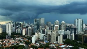 O fenômeno climático que vai mudar o curso do verão de 2025 no Brasil