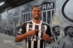 Atlético-MG oficializa a contratação de Júnior Santos