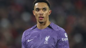 Ídolos do Liverpool criticam negociação de Alexander-Arnold com o Real Madrid