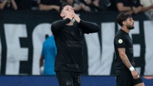 Garro se aproxima de voltar a defender o Corinthians