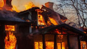 Incêndios florestais e evacuações em Los Angeles: Os perigos dos ventos de Santa Ana