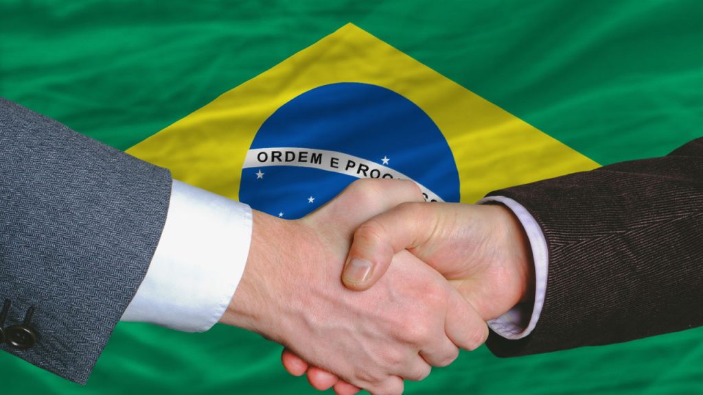 Brasileiros em festas com o possível fim da escala 6x1