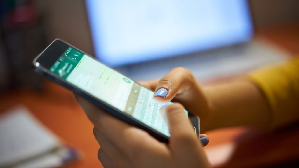 WhatsApp vai parar de funcionar em março, afetando vários brasileiros