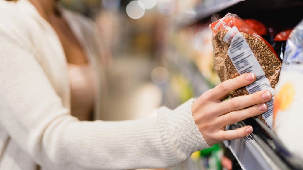Salário mínimo sustenta uma família? O dado que revela a realidade