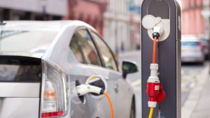 Mitos e verdades sobre os carros híbridos e elétricos