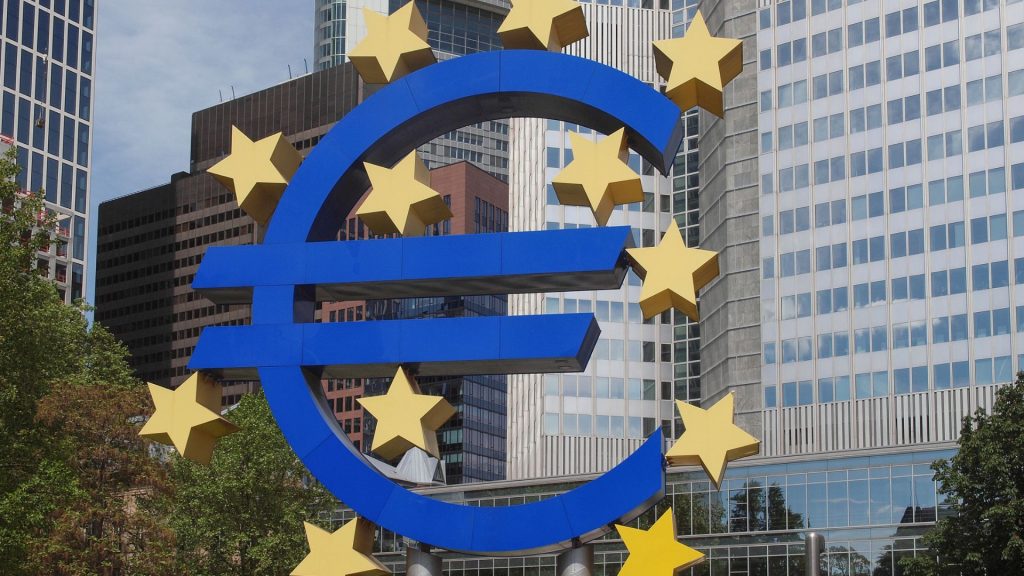 A Comissão Europeia aprovou a aplicação de tarifas retaliatórias de 25% em resposta às medidas impostas pelos EUA no setor de metais.