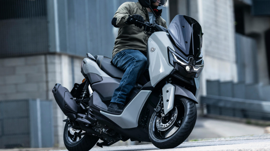 Yamaha NMAX 2025 traz recursos inéditos e conquista os urbanos