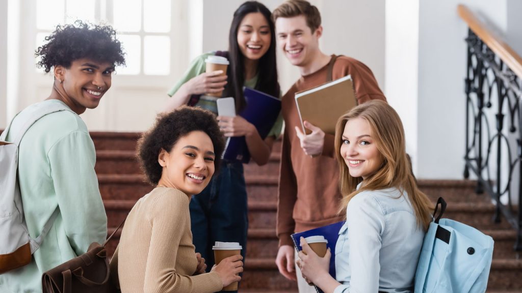 Estudantes já podem usar o valor do Pé-de-Meia!