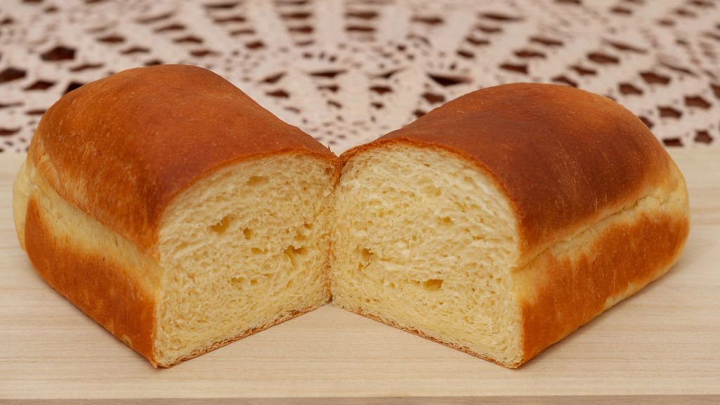 Pão caseiro pronto sem sovar sem sujeira e com ingredientes simples