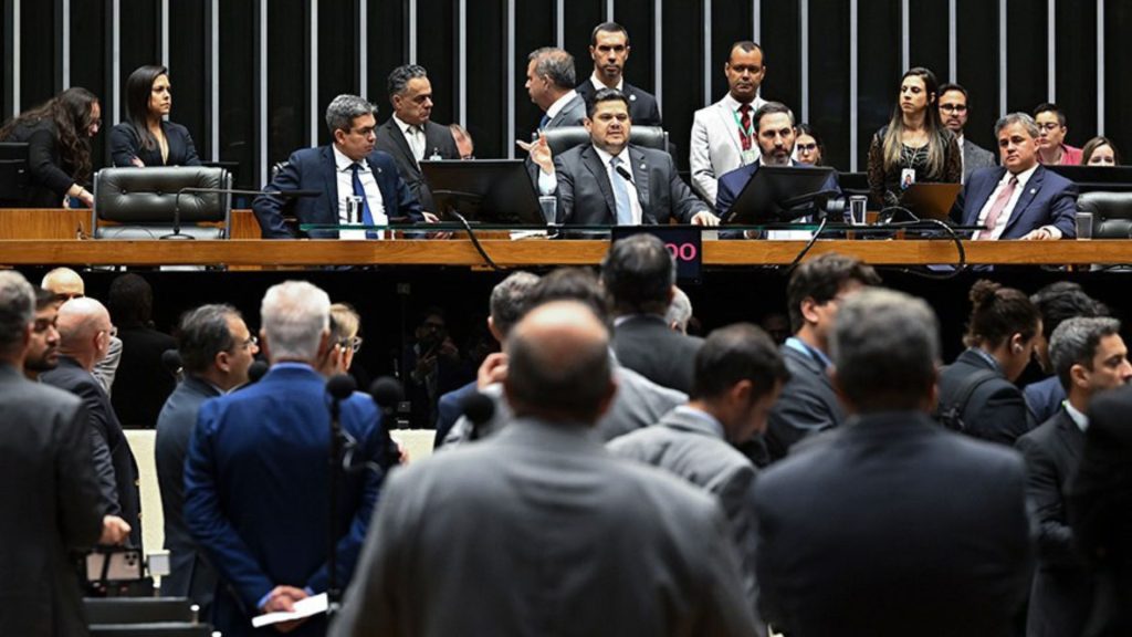 Orçamento de 2026 é aprovado pelo Congresso com mais de R$ 60 bilhões em emendas