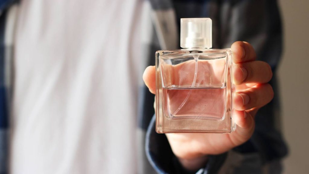 4 perfumes masculinos nacionais com fixa&ccedil;&atilde;o e aroma forte