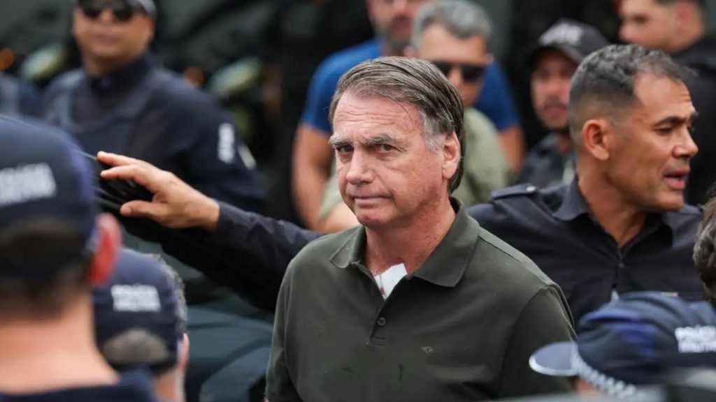Relatório médico da PF aponta necessidade de cirurgia em Jair Bolsonaro