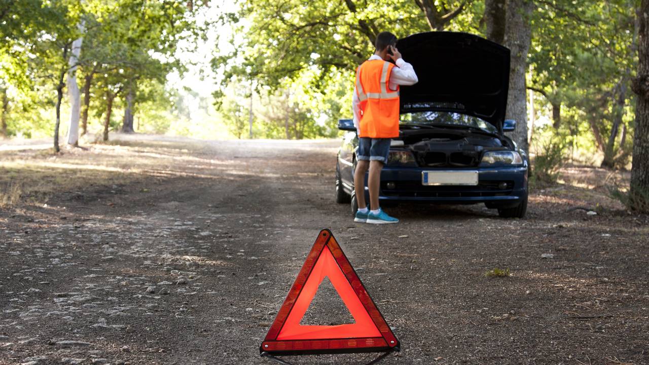 Esses são os itens obrigatórios do carro que quase todo motorista esquece - QTU Questões do Universo