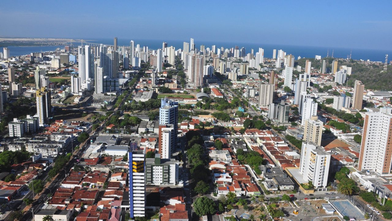 Que cidade nordestina é conhecida como a “Noiva do Sol”?