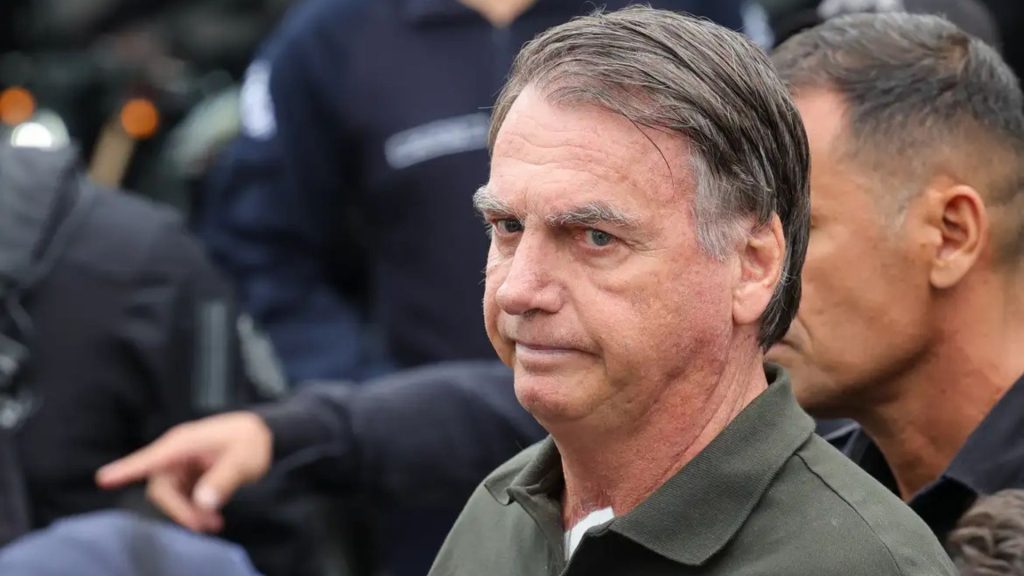 MP Militar solicita no STM cassação de postos e patentes de Bolsonaro e generais condenados