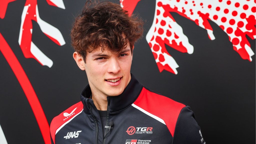 Capa, Oliver Bearman