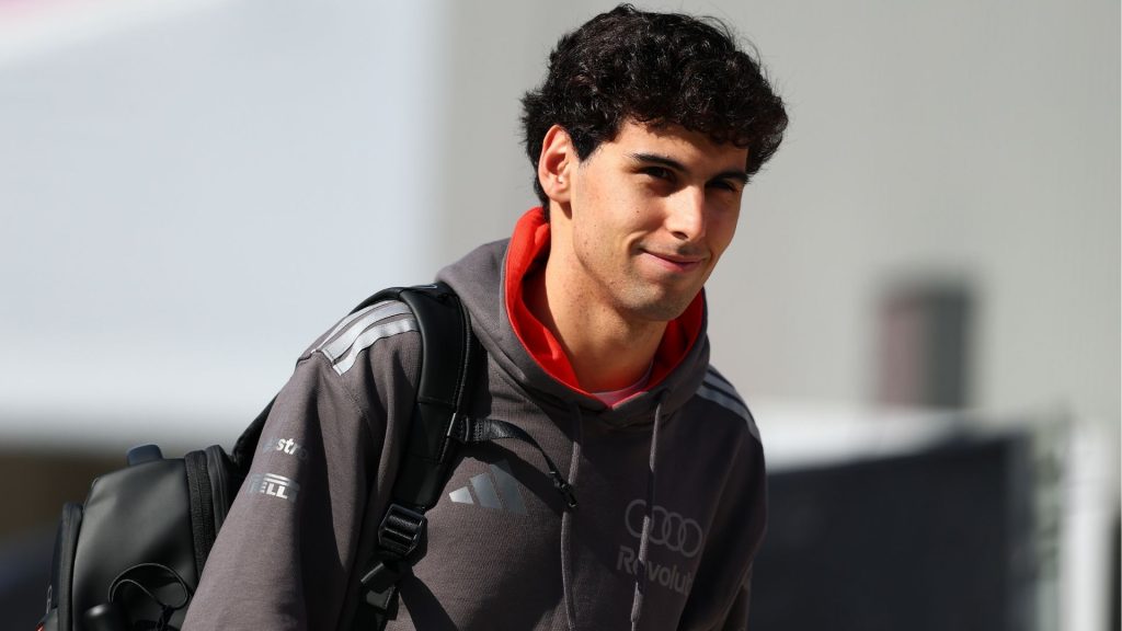 Capa, Gabriel Bortoleto