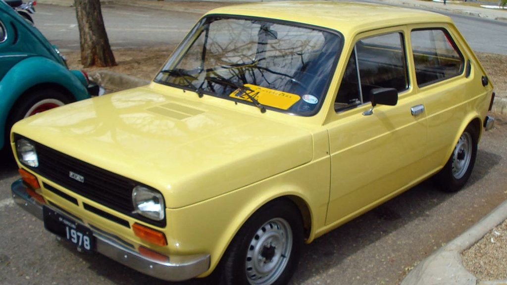 O ícone da agilidade: como o Fiat 147 Rallye revolucionou os compactos ...
