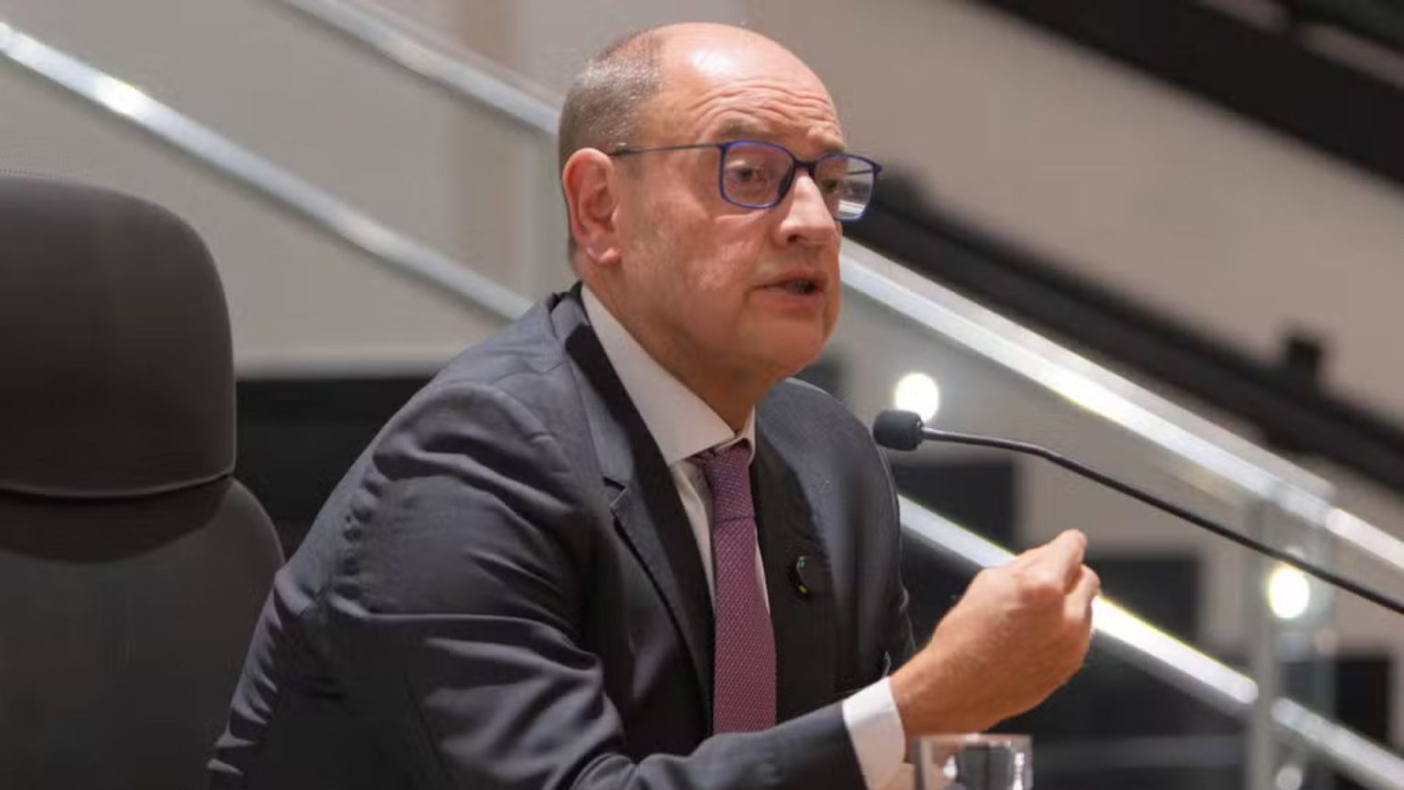 Zanin barra mudança e mantém Ricardo Couto no governo do Rio
