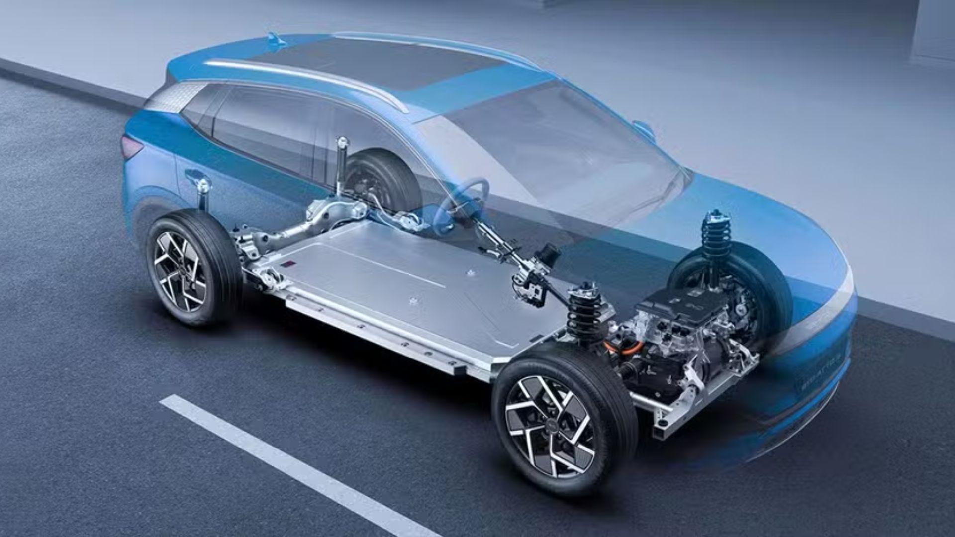 Nova bateria da BYD vende além da capacidade da fábrica e cria o maior desafio da marca neste ano