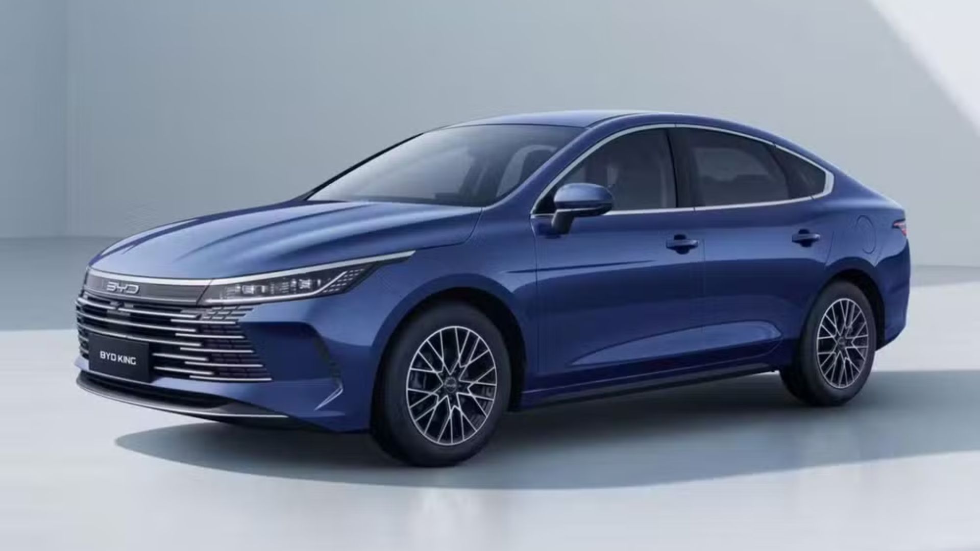 BYD King recebe desconto de R$ 25 mil e passa a custar menos que o Dolphin