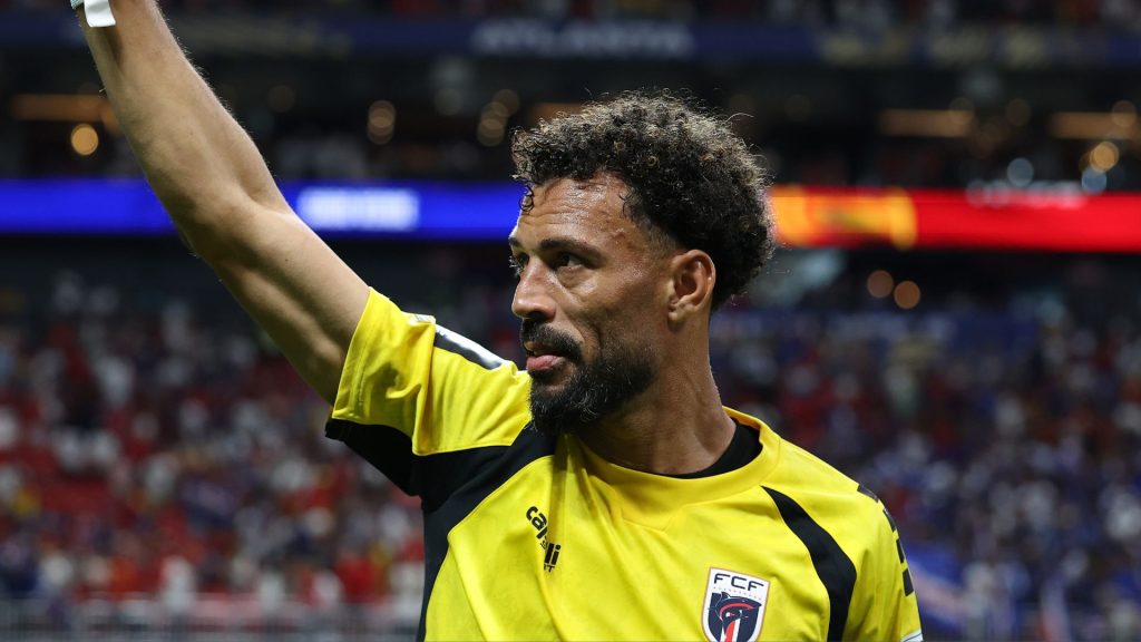 Conheça Vozinha, o goleiro de Cabo Verde que parou a Espanha, herdou vaga de Hugo Souza e virou fenômeno com 7,8 milhões de seguidores.