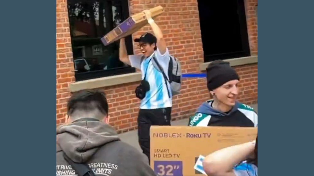 Torcedores que tiveram visto negado para a Copa do Mundo de 2026 ganham TVs em ação surpreendente na Argentina. Confira os detalhes.