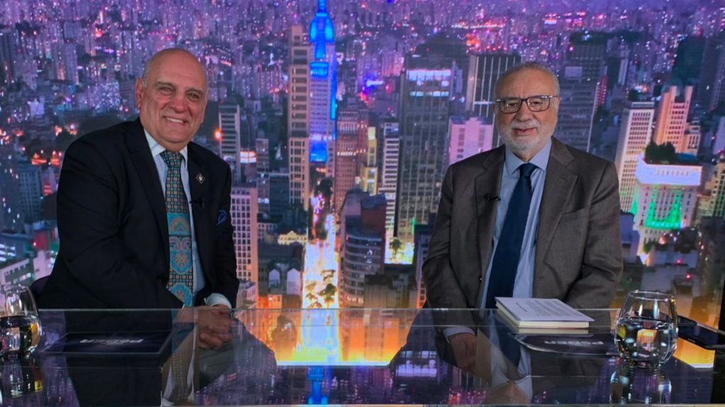 O apresentador José Roberto Maluf conduziu uma conversa profunda com o escritor, jornalista e palestrante paulistano César Romão.