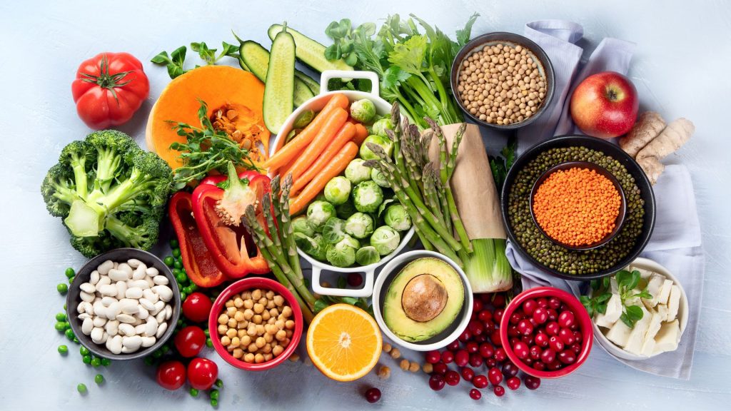 Descubra como combater a névoa mental e melhorar a concentração através de alimentos que protegem o cérebro e a memória.