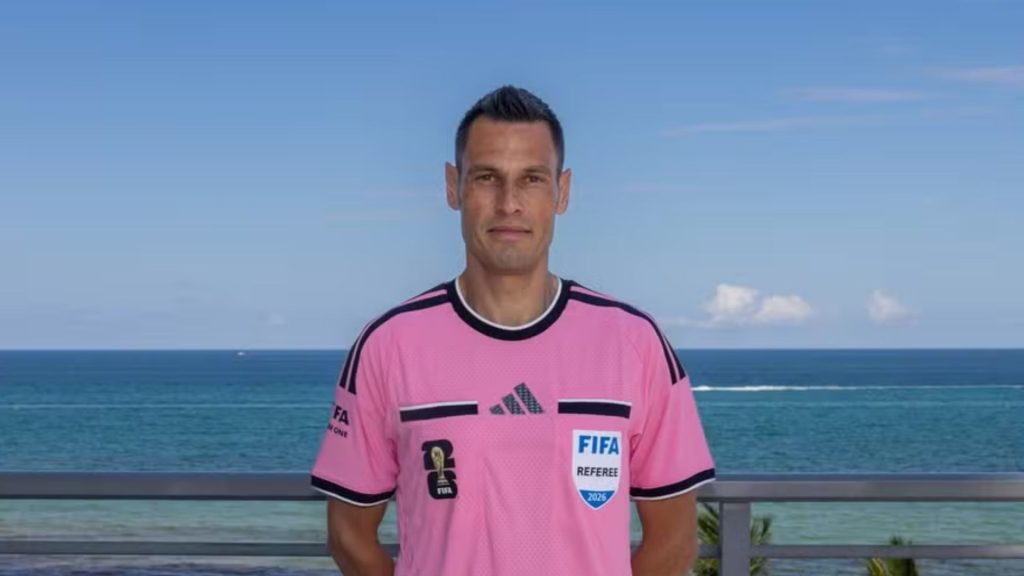 Fifa homenageia Miami com uniforme rosa para árbitros em partida da Copa do Mundo