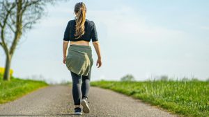 Descubra como o movimento natural do dia a dia e o contato com a natureza garantem uma longevidade nas Zonas Azuis e fora delas