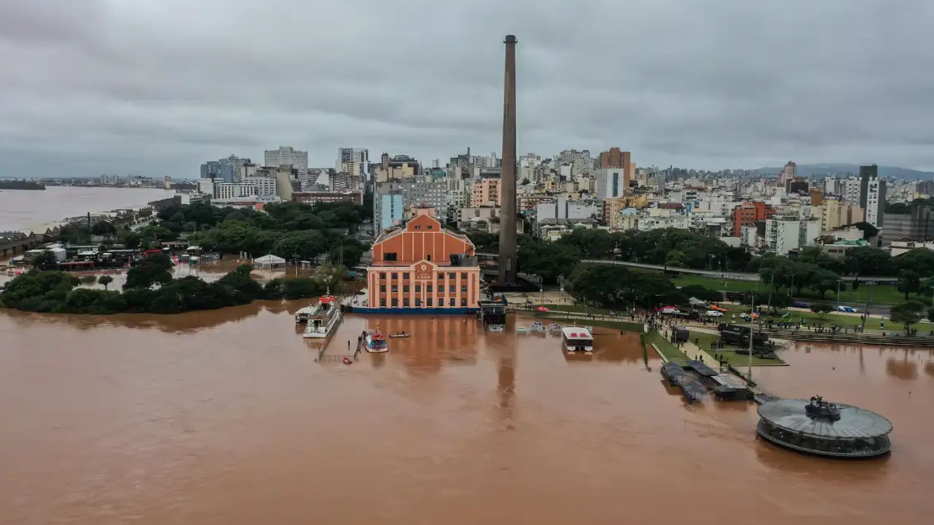 Rio Guaíba pode atingir cota de alerta e Porto Alegre deve registrar inundação