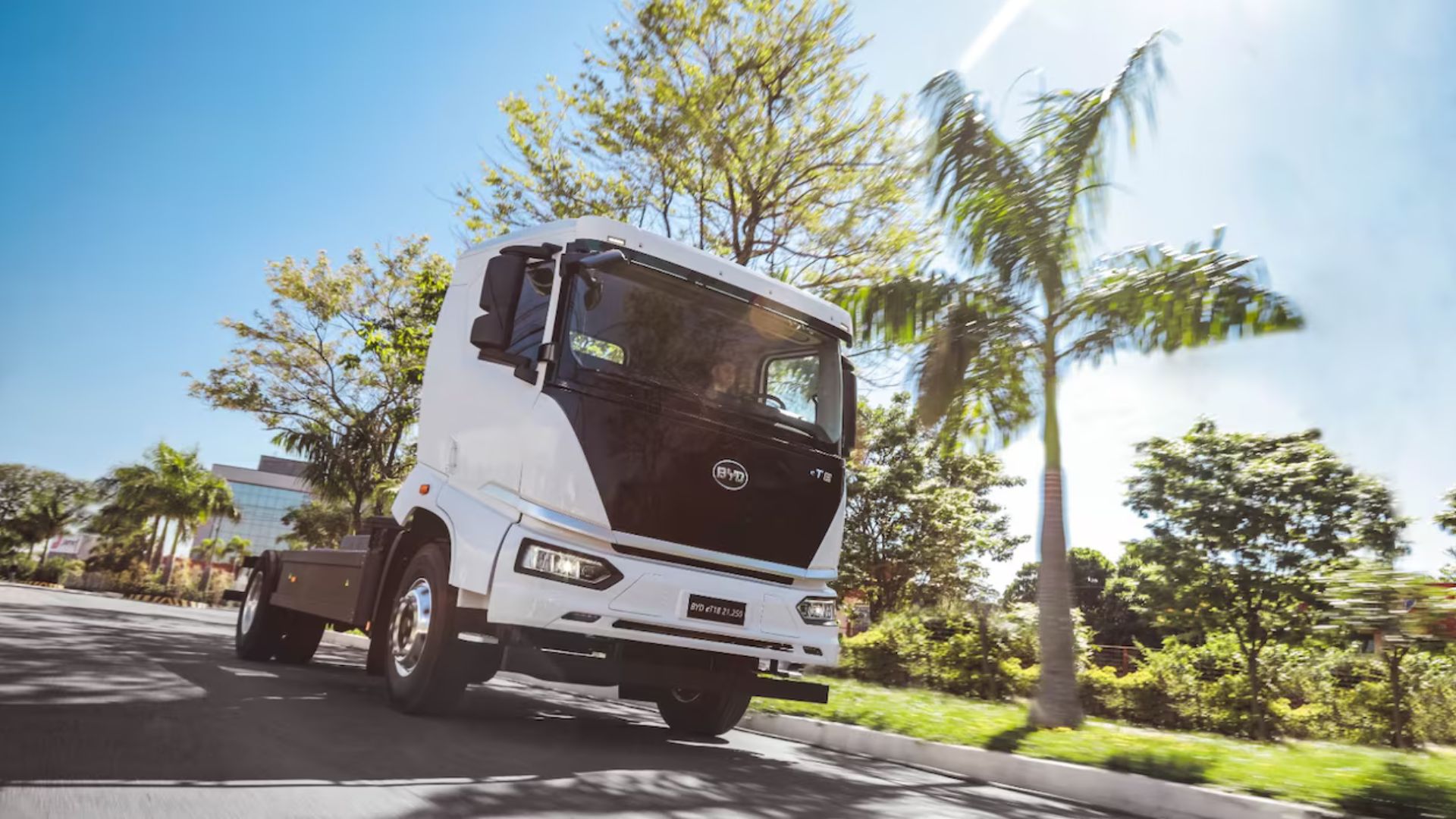 A estratégia da BYD para revolucionar o transporte pesado no país com tecnologia de ponta - QTU Questões do Universo