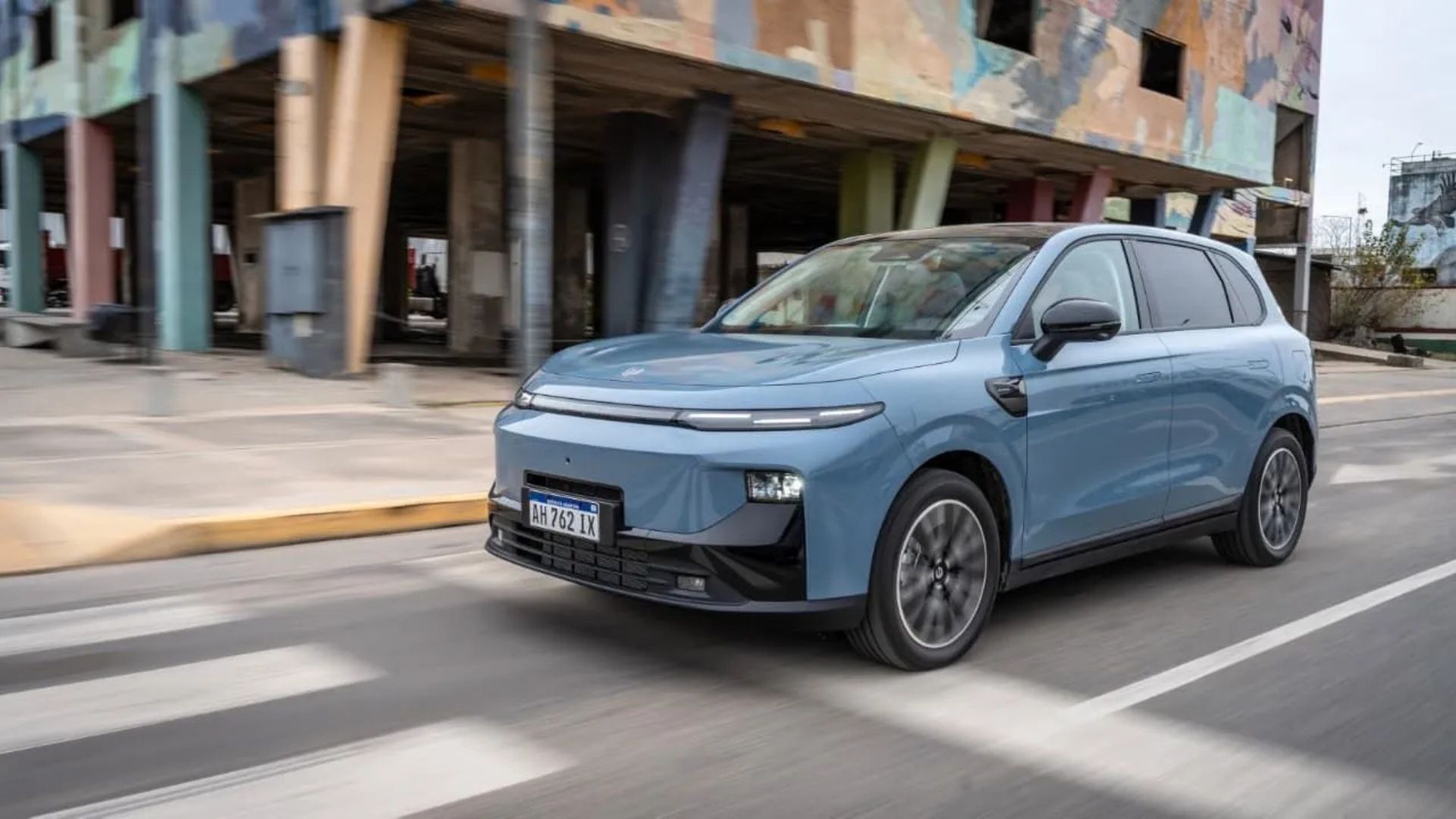 Leapmotor B10 REEV desembarca no Brasil com tecnologia ultra-híbrida para acabar com o medo do carro elétrico - QTU Questões do Universo