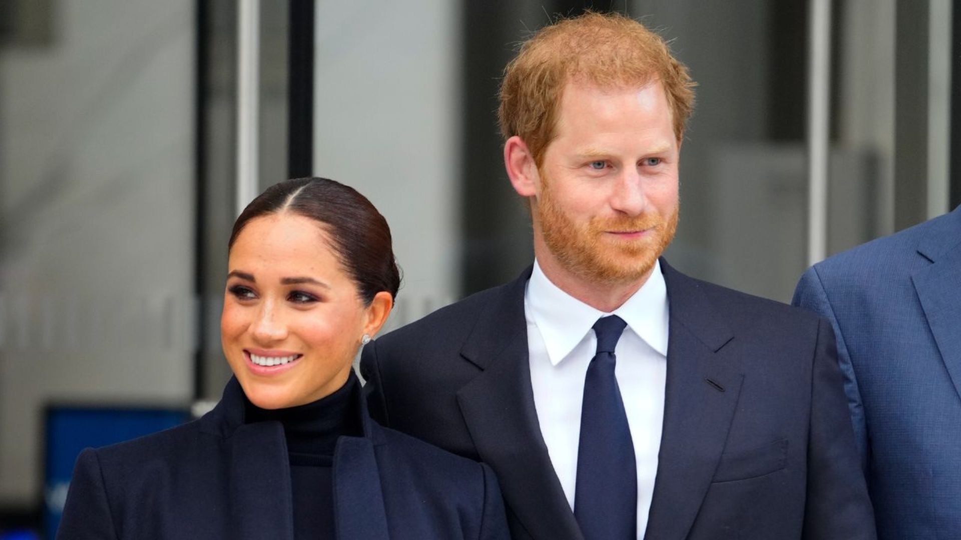 O verdadeiro motivo por trás do retorno prolongado de Harry e Meghan à Inglaterra - QTU Questões do Universo
