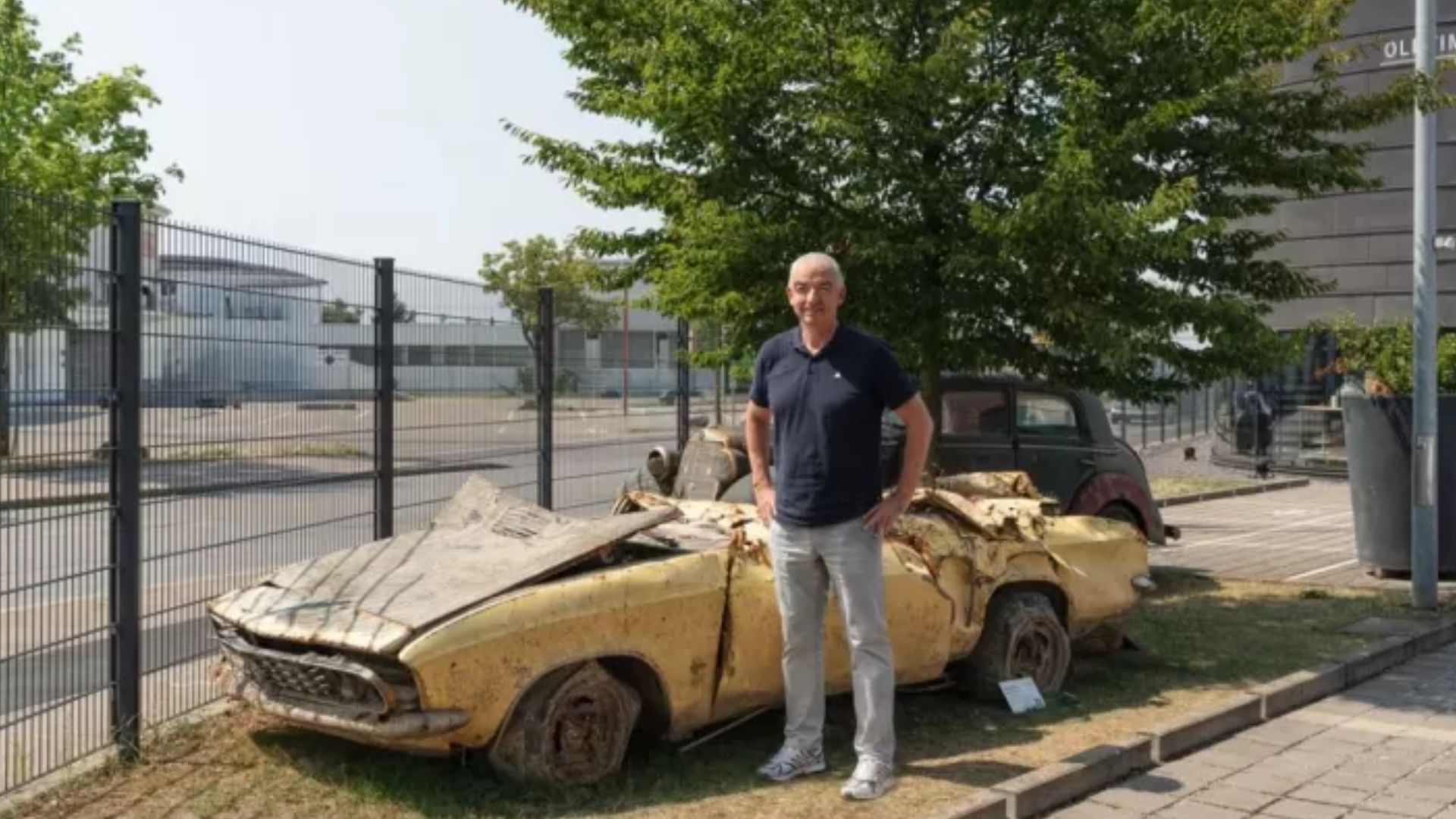 Mistério de 50 anos: carro encontrado no rio Danúbio por pescador vira atração na Alemanha - Foto