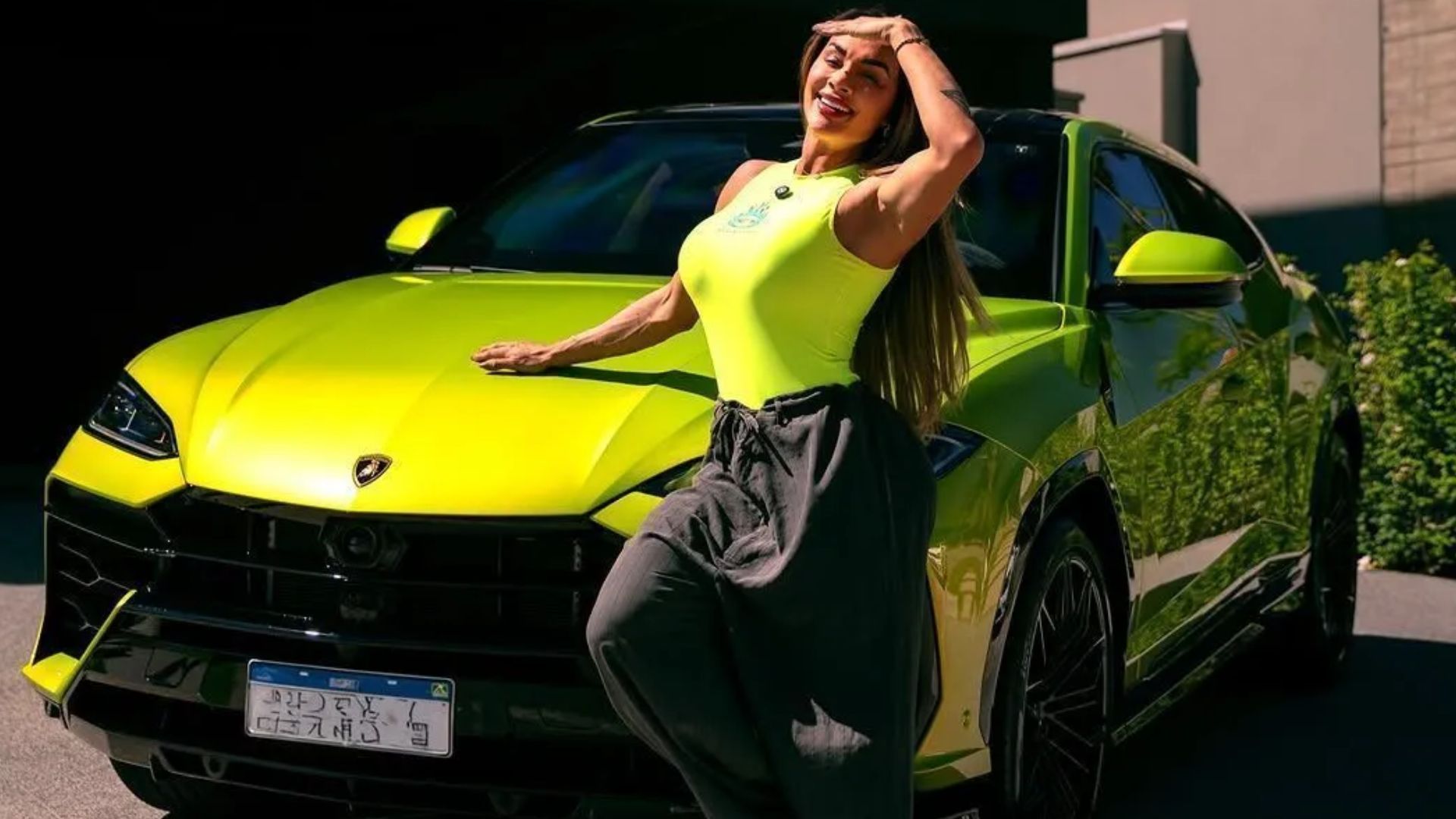 Conheça o Super SUV verde-limão de R$ 5 milhões comprado por Juju Salimeni - Foto