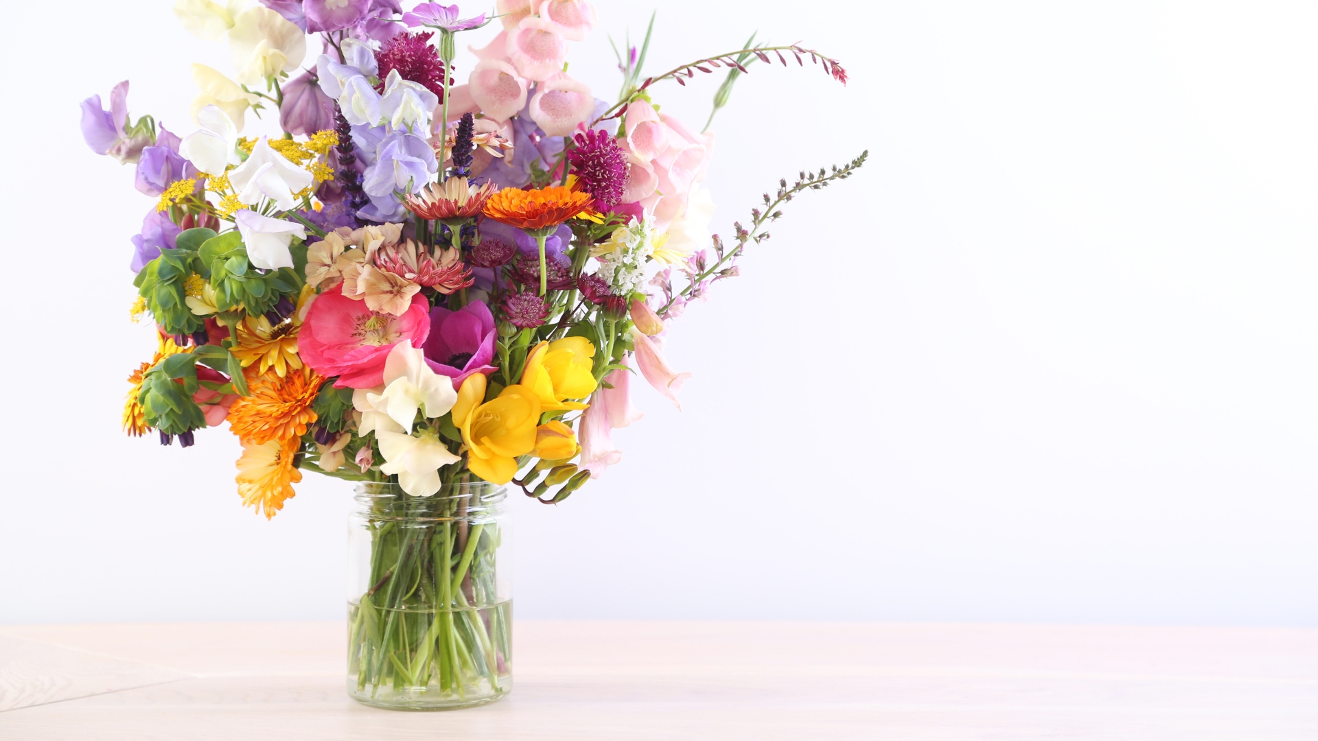 Como conservar flores no vaso: o truque simples com vinagre que faz o arranjo durar muito mais - Foto