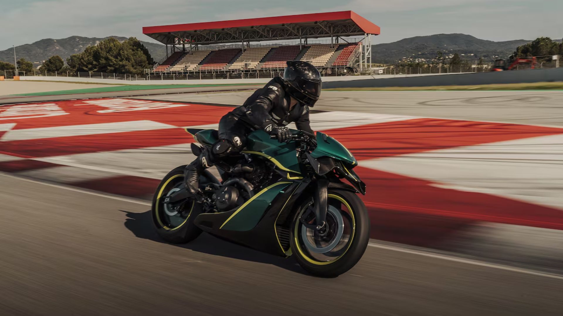 Aston Martin lança supermoto de rua inspirada em hipercarros