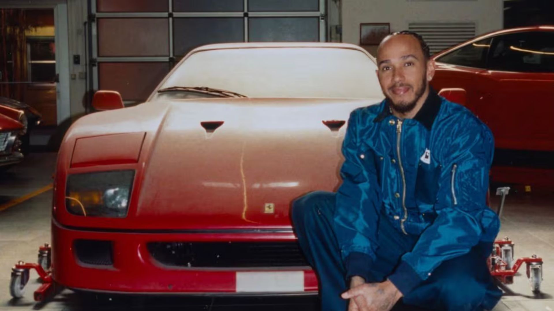 Hamilton realiza sonho de infância e restaura Ferrari lendária - QTU Questões do Universo