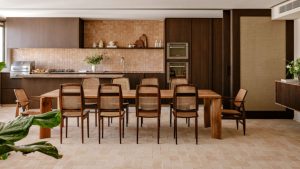 O que é a tendência cozinha “soft kitchen” que transforma o ambiente em espaço de convivência