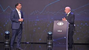 Campanhas de Flávio Bolsonaro e Lula autorizam abertura de sigilos, sem divulgar dados