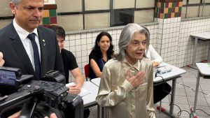 Ministra Cármen Lúcia vota em Belo Horizonte no segundo turno das eleições - Reprodução/ Record News